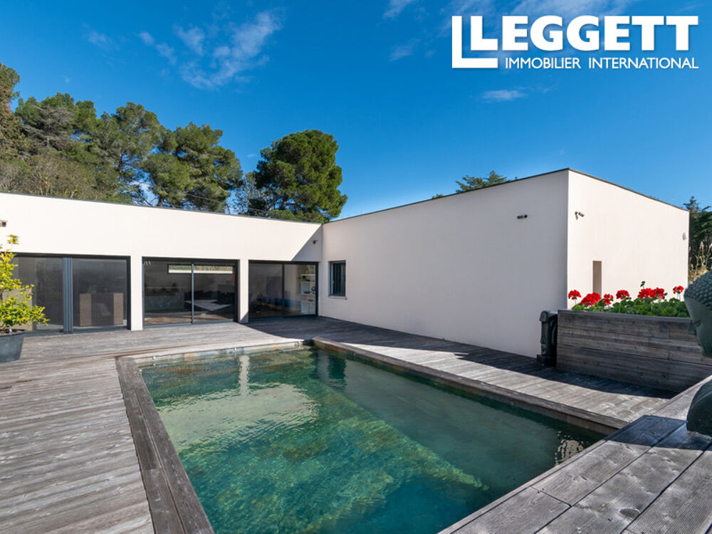 Maison contemporaine de plain-pied avec terrasse plein sud, piscine au sel, cuisine d?été et sans vis-à-vis