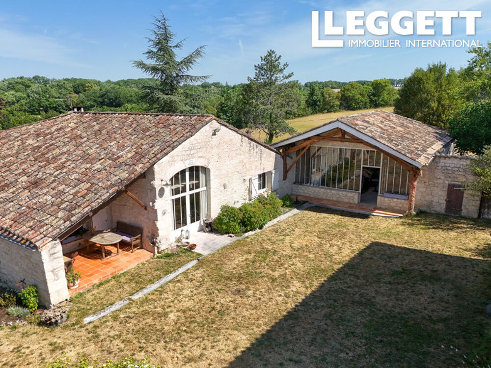 Vente Maison Superbe ensemble quercynois avec vue panoramique : grange rénovée, maison de caractère, dépendances et piscine Touffailles