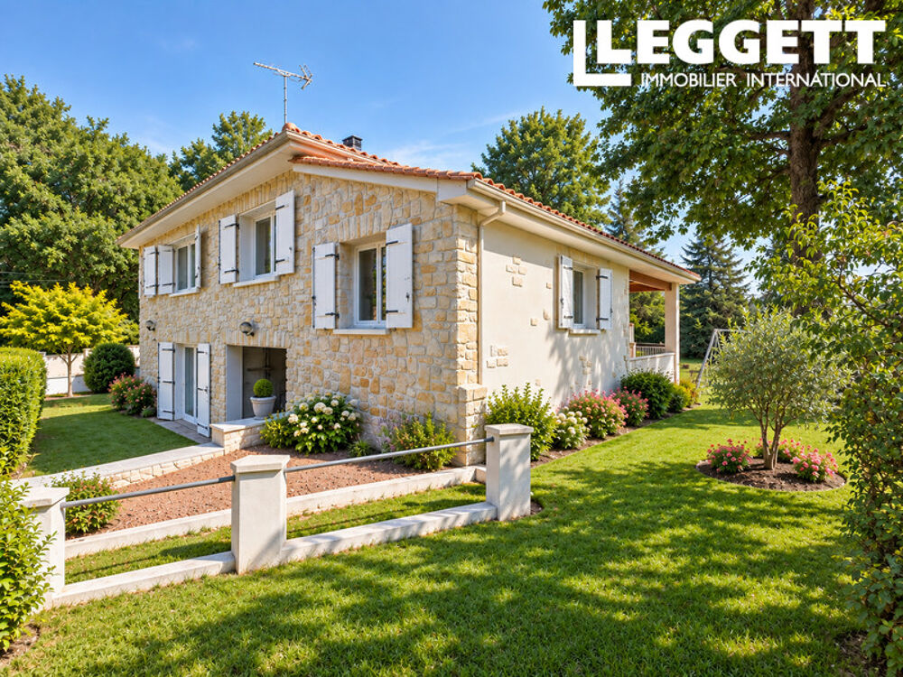 Vente Maison Pavillon 147m², 3 chambres, espace vie lumineux, garage, cave, atelier, terrain boisé et clos Puymoyen