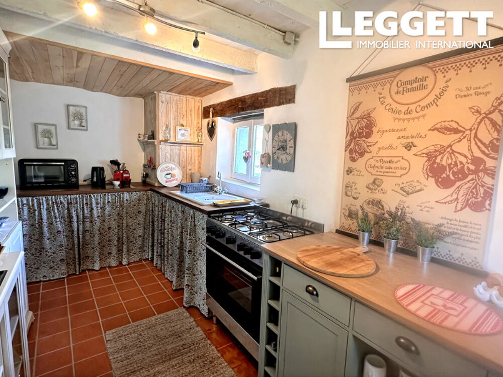 Charmante maison de 2 chambres nichée dans un hameau tranquille avec de jolis jardins et parking hors voirie