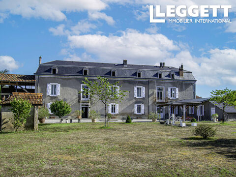   Maison de maitre dans le Comminges, Surface habitable de 460 m2 sur 3 niveaux, un parc de 3118 m² clôturé. Maison - 15 + pièce(s) - 460 m²