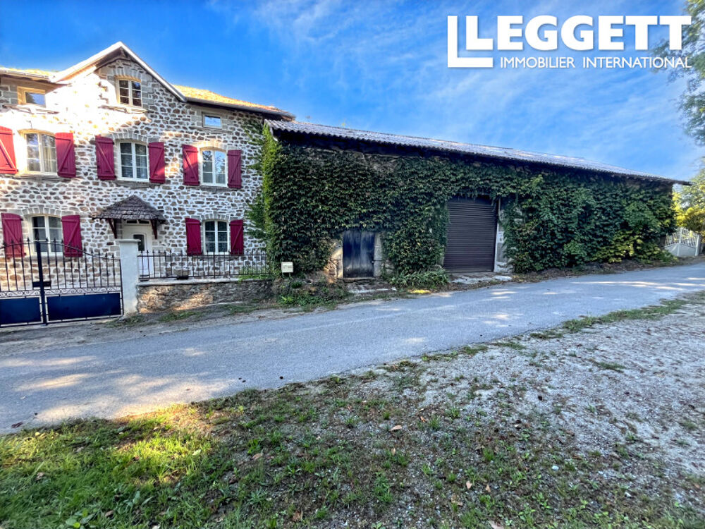 Vente Maison Belle maison en pierre avec jardins, puits et grange, située dans une impasse tranquille Moissannes