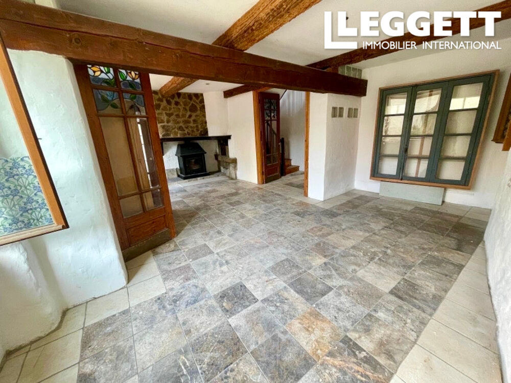Vente Maison Belle maison de village entièrement modernisée, quatre chambres, deux salles de bains, une terrasse Quillan