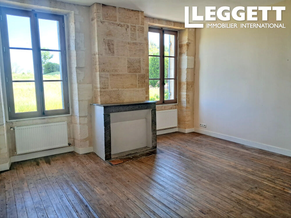 Vente Maison Charmante maison en pierre avec 3 chambres et jardin. Proche centre de St Romain la Virvée Saint-romain-la-virvÉe