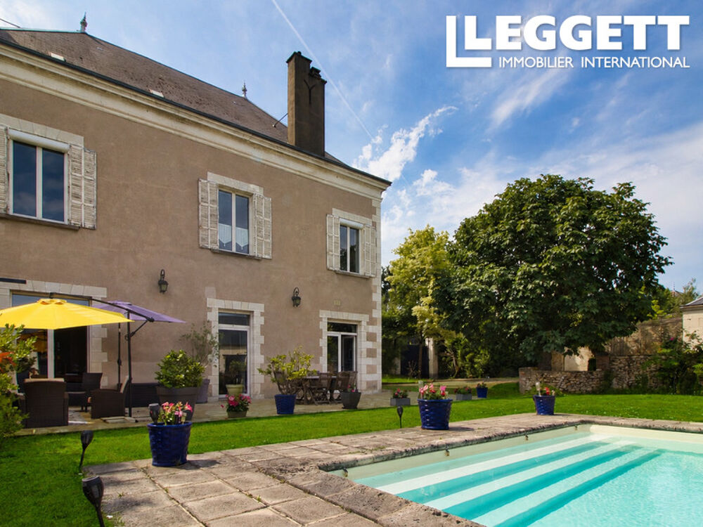 Charmante maison en centre ville avec piscine et dépendances dans jardin muré