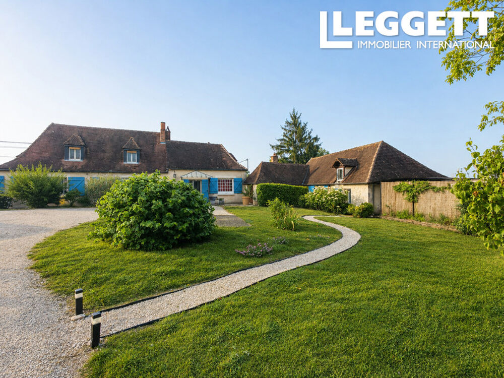 Vente Maison Maison pierre avec dépendance gîte, grange, grand terrain plat piscine et vue panoramique. Bassillac et auberoche