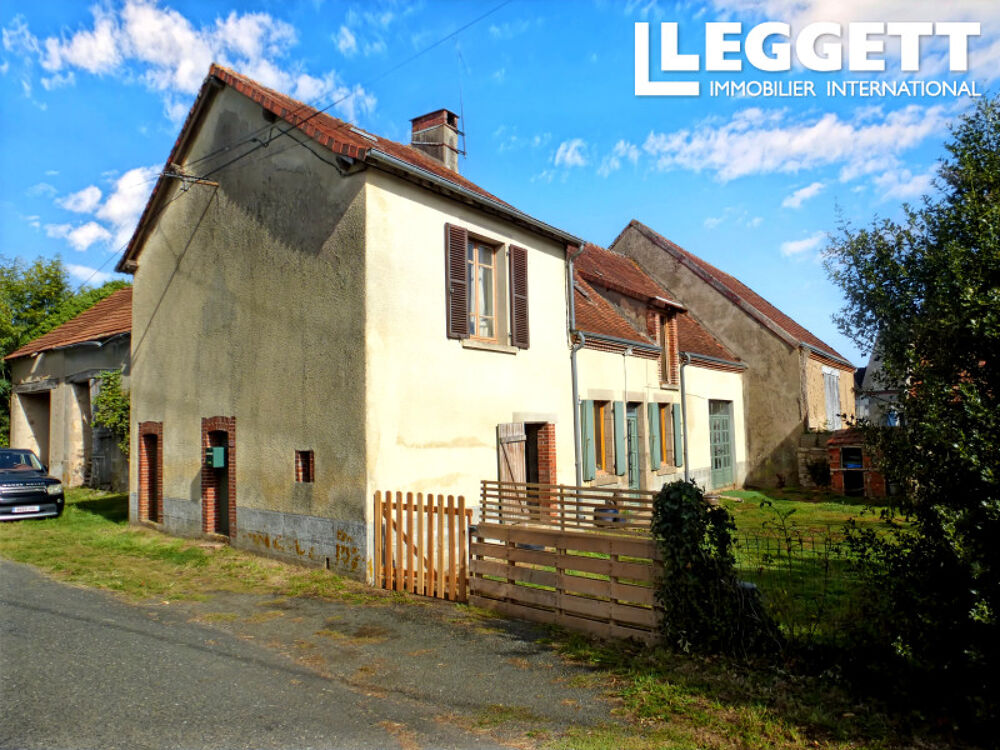 Vente Maison Propriété avec 2 ou 3 chambres, 2 granges (dont l'une comprend 6 boxes) et un terrain pour chevaux. Montchevrier
