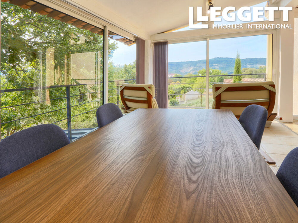 RUSTREL, LUBERON - Belle maison entièrement rénovée! 4 chambres, jolie vue, jardin, mini-piscine et garage