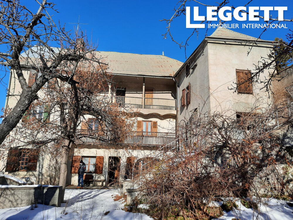 Vente Maison <br />Propriété de caractère du XVIIIe siècle avec fort potentiel de rénovation et de développement BrianÇon