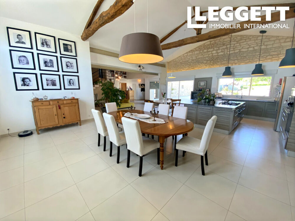 Vente Maison Une opportunité exceptionnelle : trois biens immobiliers à fort potentiel de rendement près de Jonzac Saint-germain-de-lusignan