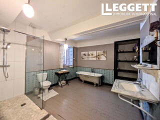  Maison à vendre 15 + pièces 675 m²