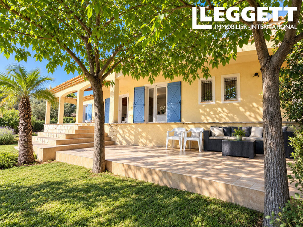 Vente Maison Villa de 200 m² avec trois suites parentales et deux garages, située à Plan-d?Aups-Sainte-Baume. Plan-d'aups-sainte-baume