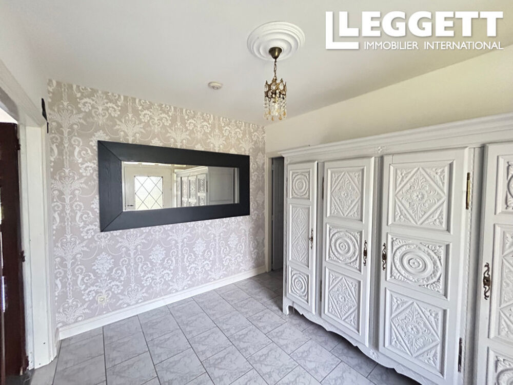 Vente Maison Une maison impeccablement présentée, lumineuse et aérée, de 5 chambres, trois salles de bains, tout à l'égout Kergrist