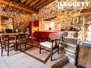 Vente Maison Ancien relais de passage, maison en pierre avec seconde maison à rénover, piscine chauffée, hameau Saint-solve