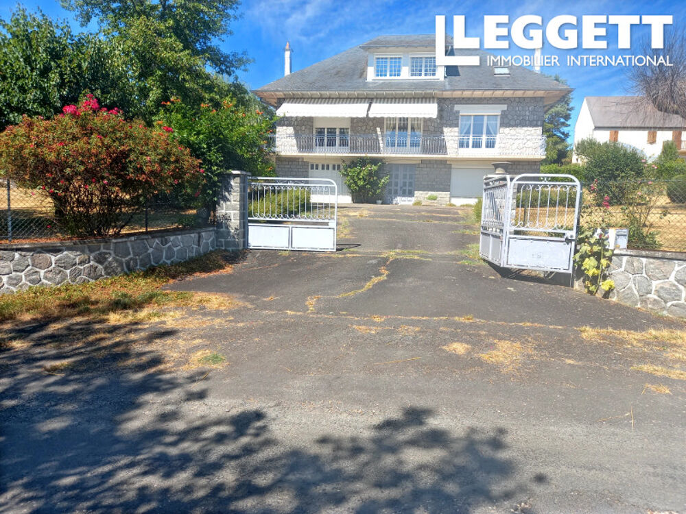 Vente Maison Maison de village comprenant 5 chambres, 3 salles de bains, un salon, une salle à manger, un garage, une cave, Espartignac