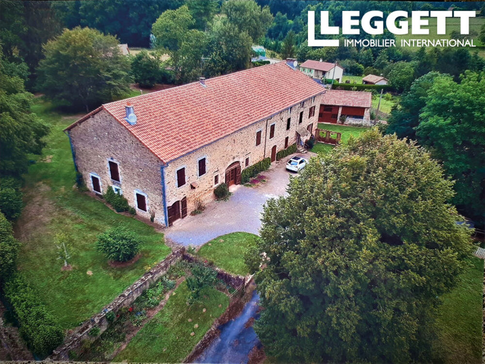 Maison 14 pièces 744 m² · à Les Salles-Lavauguyon · 744 m² · 600 000 €