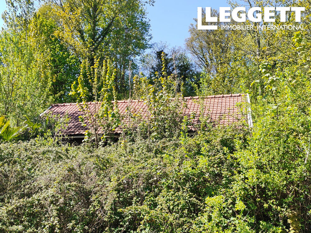 ** SOUS OFFRE** Chalet de 2 chambres à rénover