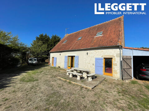   Grande maison de village de 5 chambres avec terrain, nombreuses dépendances et allée privée. Maison - 6 pièce(s) - 172 m²