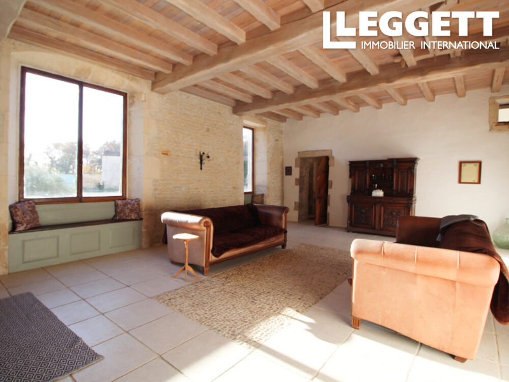 Vente Maison Beau logis sans voisins, avec un vaste terrain, une forêt privée, plusieurs dépendances et deux chambres d'ami Chives