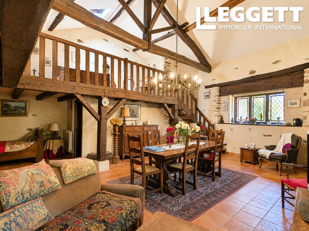 Vente Maison Maison traditionnelle avec beau jardin et deux granges Saint-mathieu