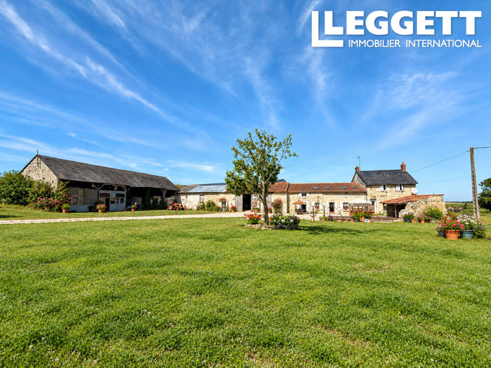 Vente Maison Maison en pierre, 2 chambres +2 possible, 3 SDB,  terrain clos pour animaux, dépendances, 2 km des commodités DercÉ