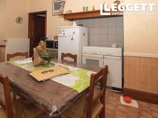 Vente Maison Maison de village 158 m², 2 niveaux, sous-sol, grange et terrain de 1 290 m². Arbas