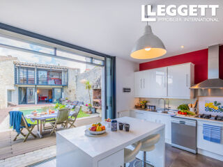  Maison  vendre 8 pices 320 m