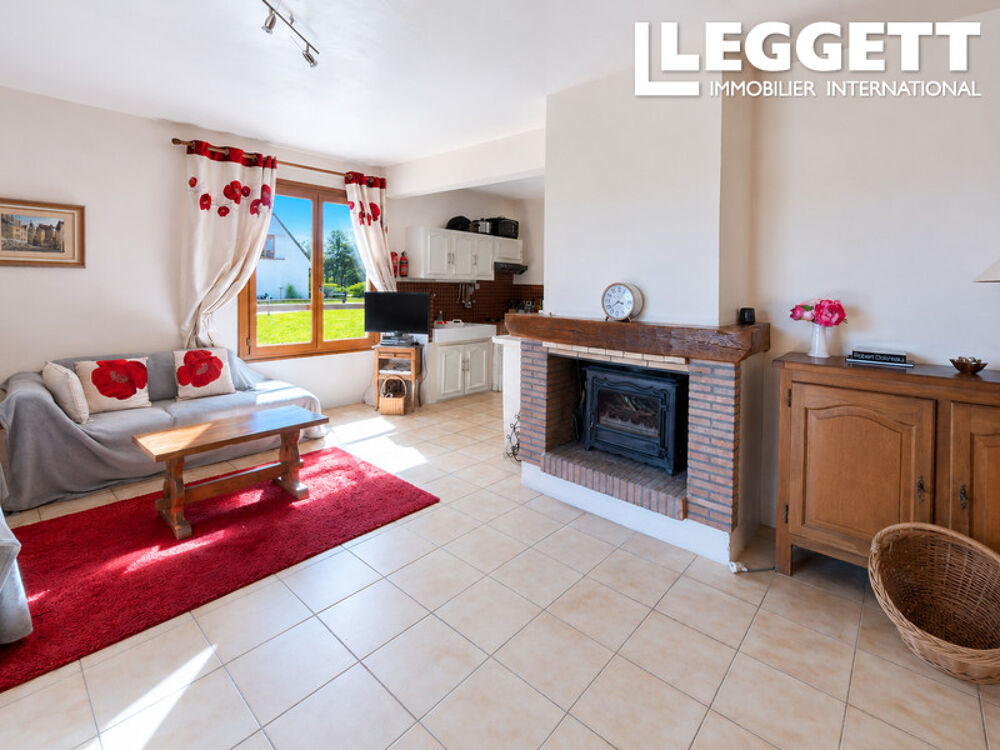 Vente Maison Une maison agréable dans une belle résidence, grande piscine commune, espace vert, belle vue, près de Sarlat Carlux