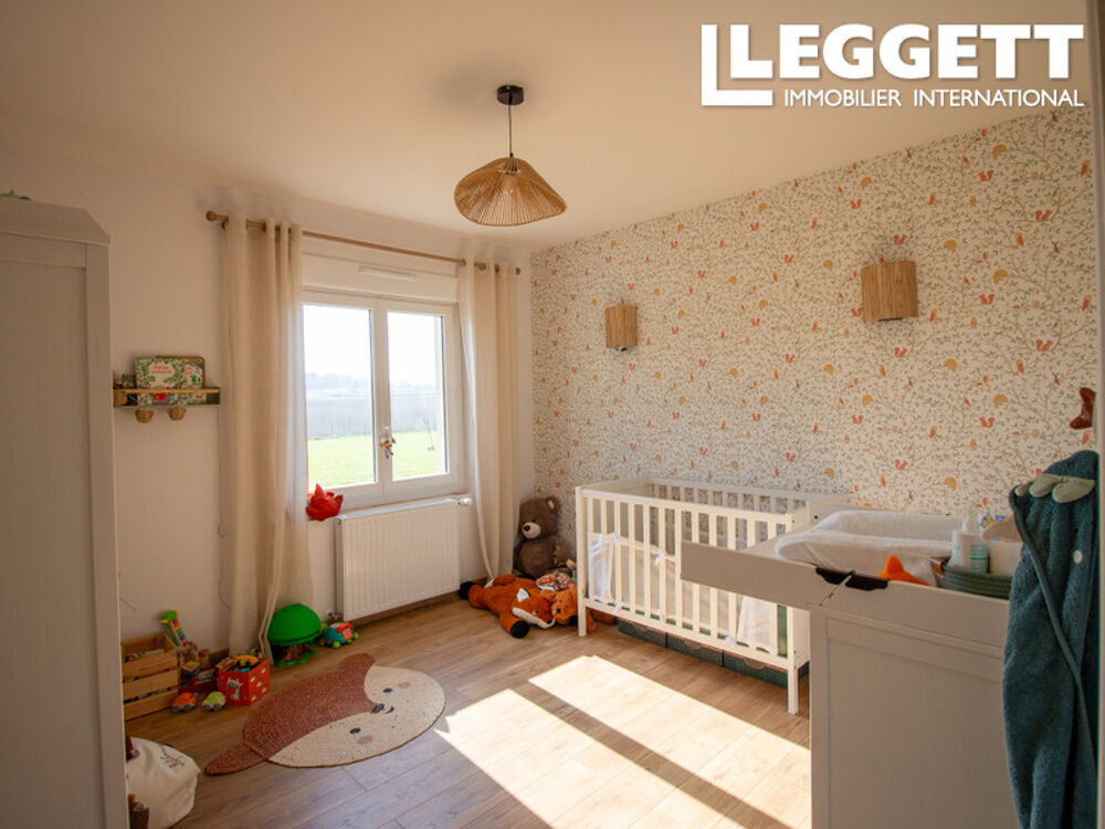 Vente Maison Corps de ferme de trois chambres avec de nombreuses dépendances à Marigny Marmande Marigny-marmande