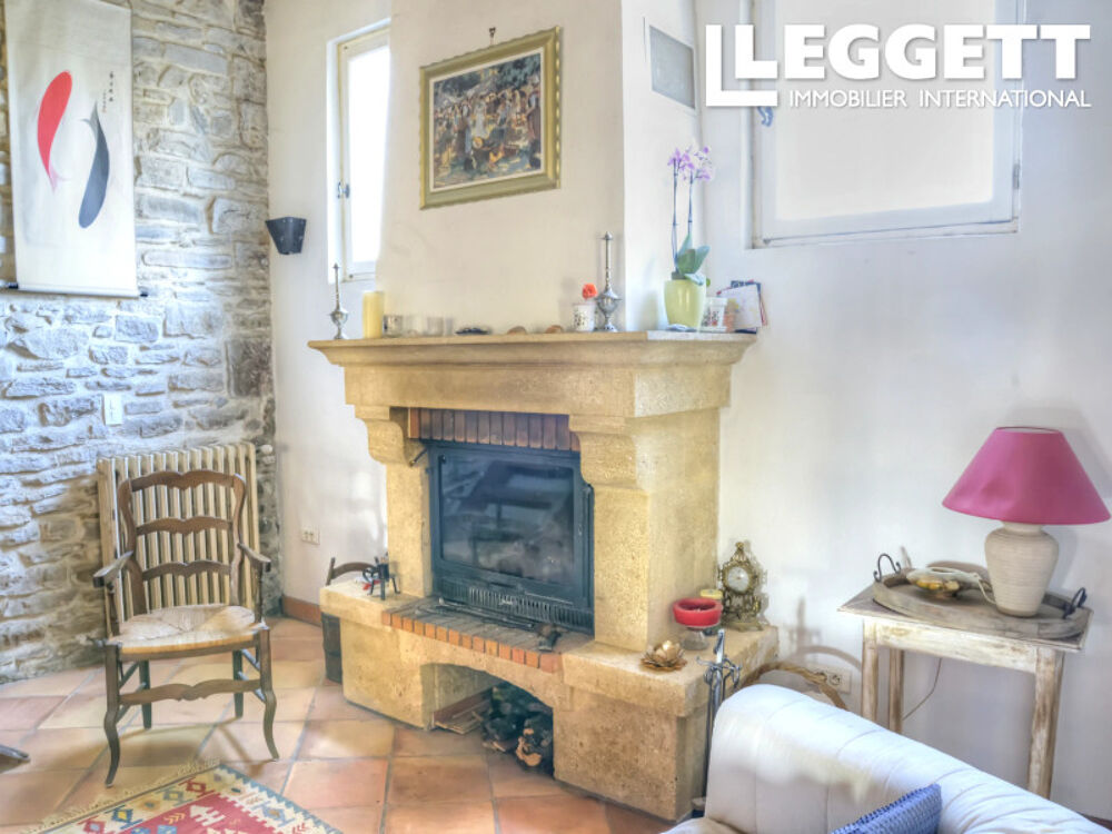 Vente Maison Proche de Quissac, charmante maison en pierre avec piscine et trois gîtes indépendants. Quissac