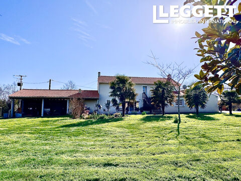   Domaine � la campagne: maison 245 m2, 6 chambres, �tang poissonneux 4 ha, for�ts, prairies,  20 min de la mer. Maison - 8 pi�ce(s) - 245 m�