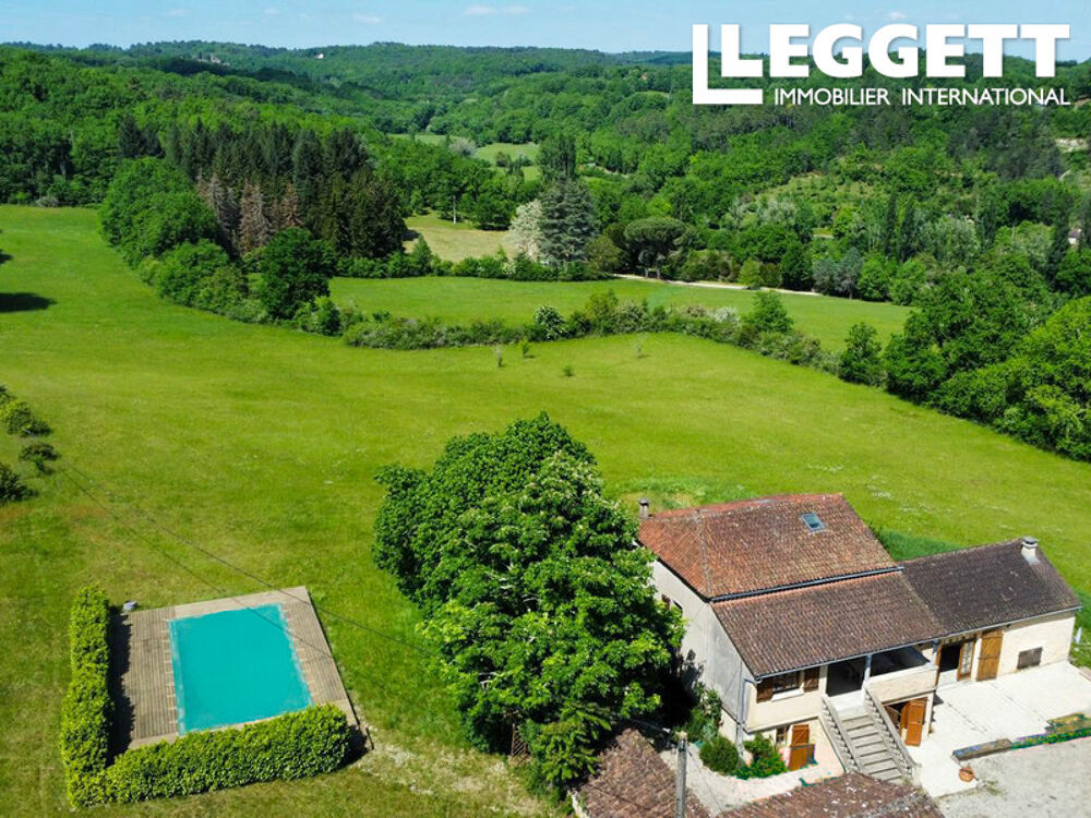 Vente Maison Maison de cinq chambres magnifiquement restaurée, offrant une vue imprenable sur son domaine privé Puy-l'ÉvÊque