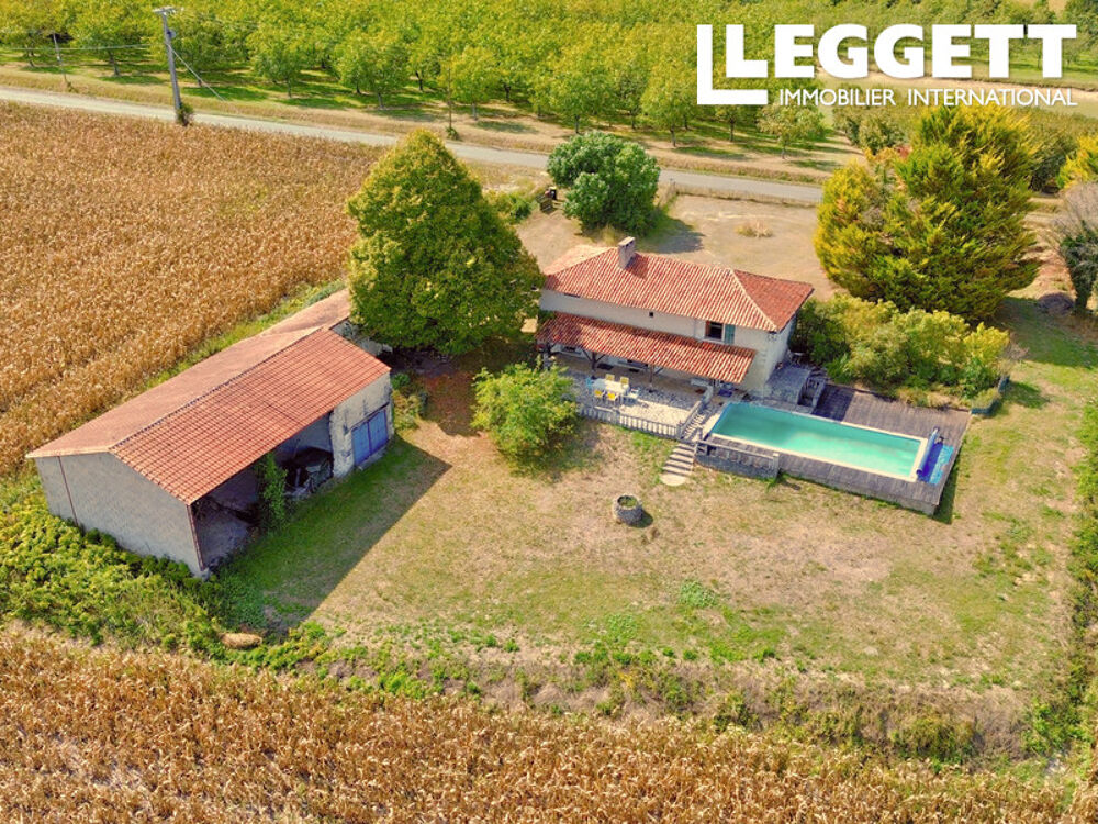 Havre de paix en Charente avec vues panoramiques, piscine et gîte
