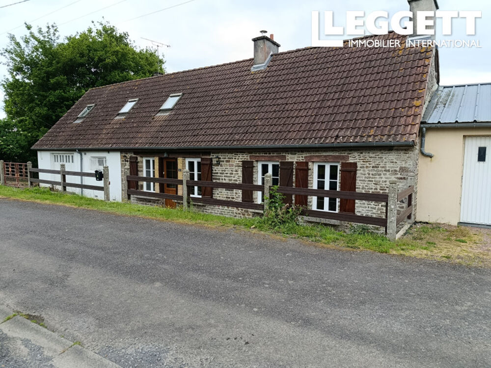 Maison en Pierre Avec 3 chambers, garage et jardin.