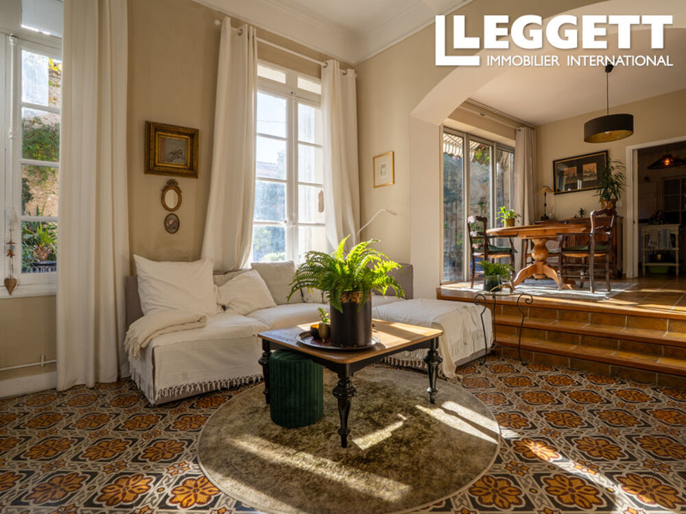 Vente Maison Propriété de caractère avec trois chambres, maison indépendante d?une chambre, jardins, piscine et dependances Nissan-lez-enserune