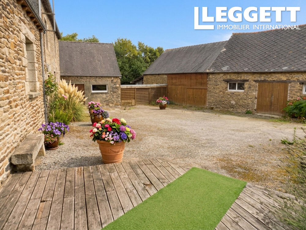 Propriété de caractère en pierre avec seconde habitation, dépendances et 4 109 m² de terrain, puits