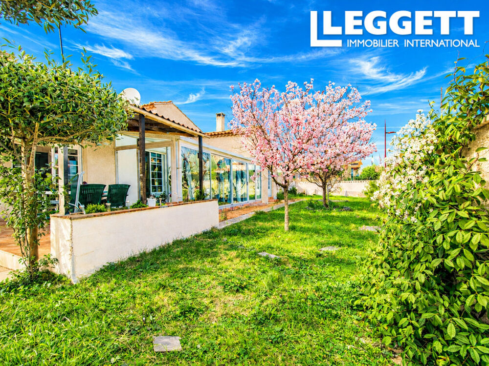 Vente Maison Villa de trois chambres avec piscine et jardin située dans le charmant village de Puissalicon Puissalicon