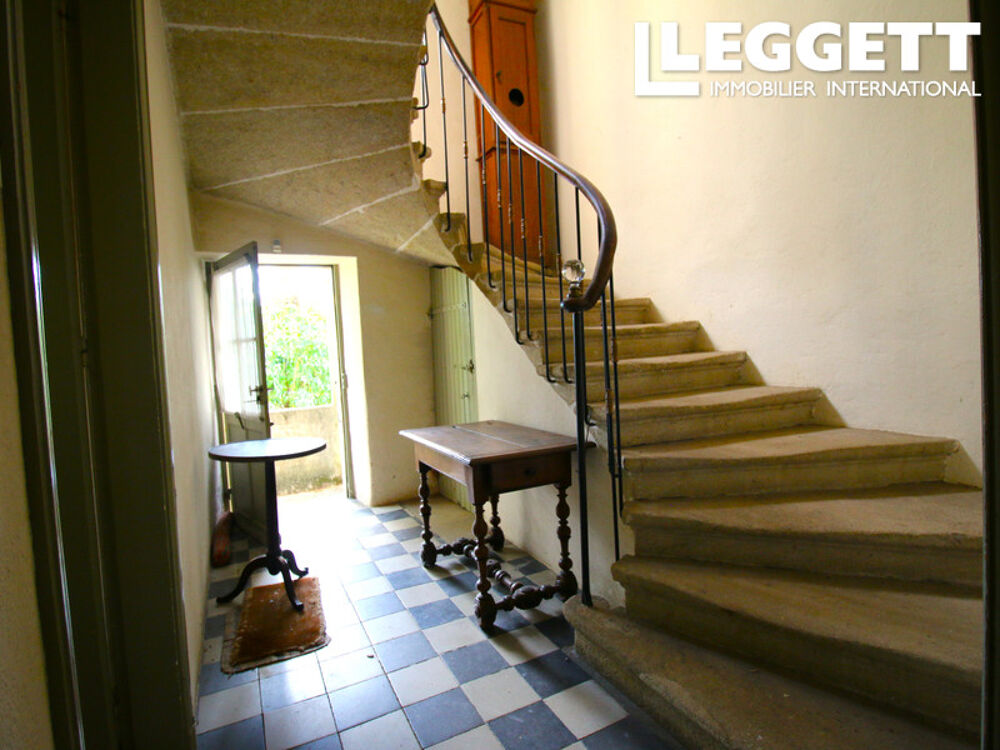Maison de caractère aux beaux volumes et au fort potentiel au c?ur du sud de l'Ardèche