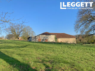  Remise / Grange � vendre 3739 m� Chabrac