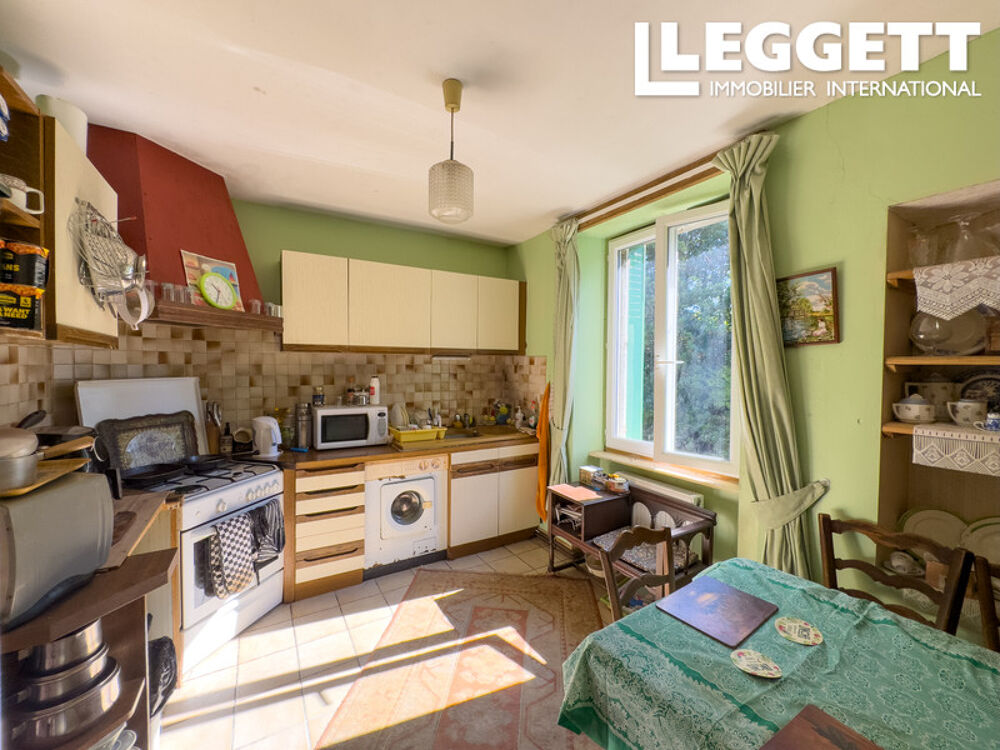 Maison de 4 pièces et 90 m² avec petit jardin, dans le bourg de Dournazac