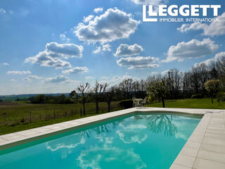  Maison � vendre 5 pi�ces 240 m�