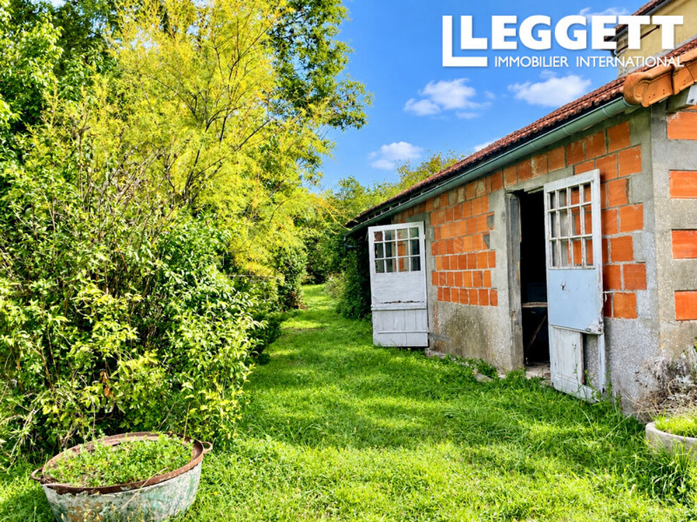 Vente Maison À l'origine une ferme, maintenant une maison à distance de marche des commerces, ecole primaire. Marcillac-lanville