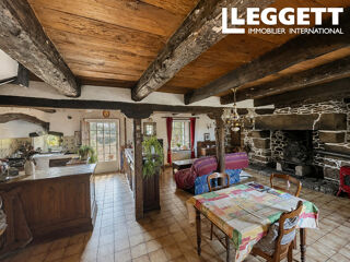 Vente Maison Propriété de caractère en pierre avec deuxième maison, dépendances et près de 4 000 m² de terrain Plaine-haute