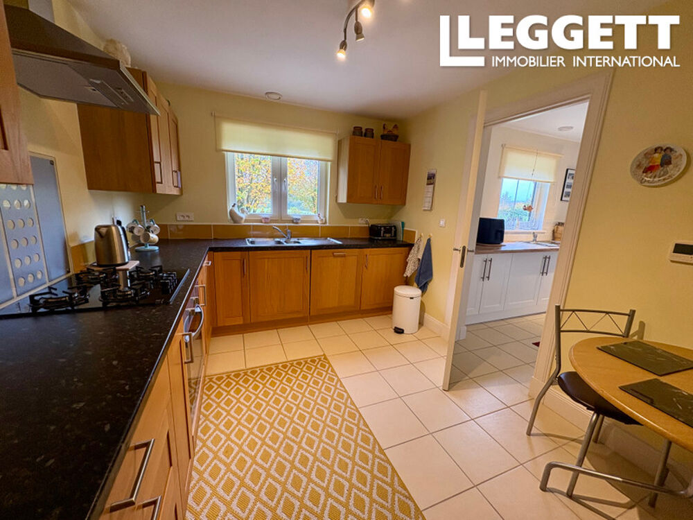 Une maison impeccablement présentée de 4 chambres dans un cadre idyllique. Peu d'entretien.