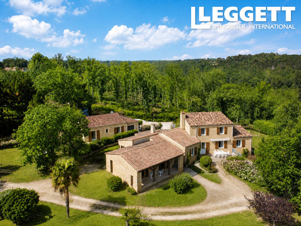 Ensemble immobilier de caractère avec 3 maisons indépendantes ? Fort potentiel touristique | 7km Sarlat