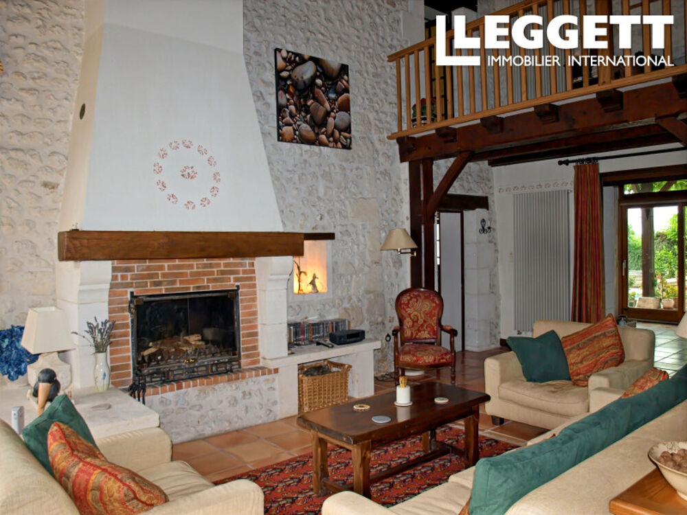 Vente Maison Maison de village de caractère avec gîte et piscine. Bouteilles-saint-sÉbastien