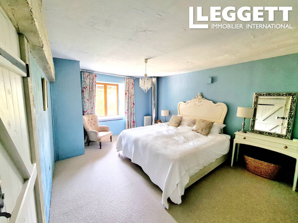 Vente Maison Maison en granit pleine de charme, 4 chambres, jardin arboré et cadre paisible dans un hameau. Saint-berthevin-la-tanniÈre