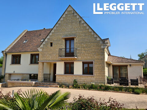   Un charmant petit bijou cach� dans un quartier paisible d'Argentan, proche des �coles, des caf�s, etc ..... Maison - 8 pi�ce(s) - 244 m�
