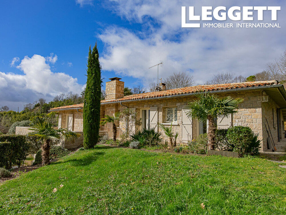 Vente Maison Superbe villa individuelle de 4 chambres avec piscine chauffée, parc paysager et magnifiques vues dégagées Montpezat-de-quercy
