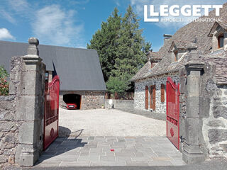 Maison 8 pièces 180 m² · à Saint-Martin-Valmeroux · 180 m² · 379 900 €